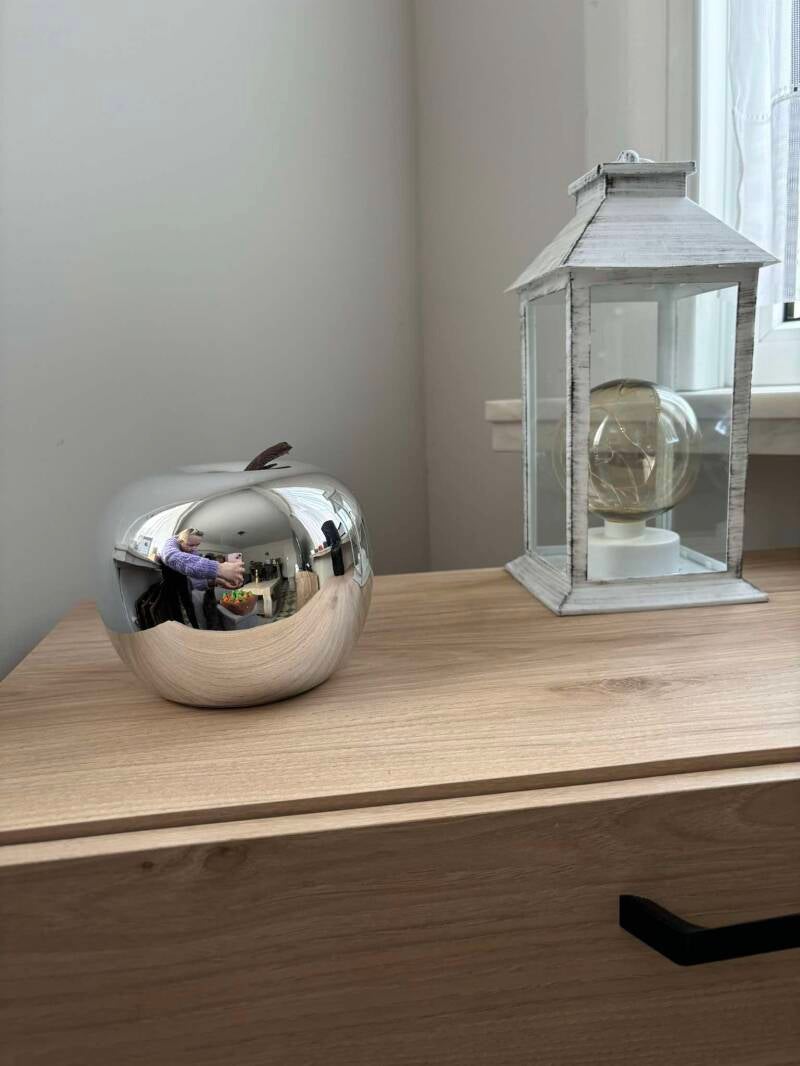 Appel van keramiek zilver